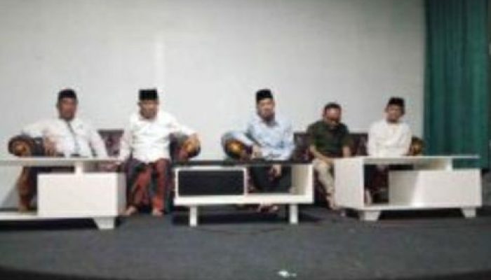Kiai Asep Gelar Konferensi Pers Dukung 100 Hari Kerja Bupati dan Wakil Bupati Mojokerto