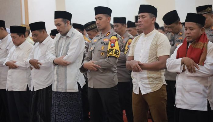 Polres Jember Gelar Sholat Ghaib Untuk Tiga Anggota Polri yang Gugur Dalam Tugas