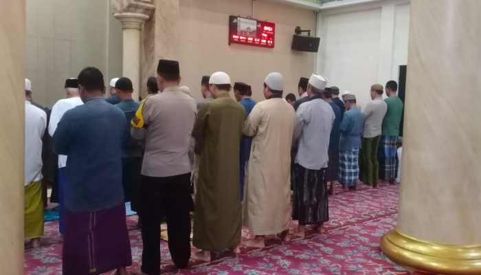 Bhabinkamtibmas Polsek Ciampea Laksanakan Sholat Subuh Berjamaah Bersama Dibulan Suci Ramadhan Wujud Cipta Kondisi