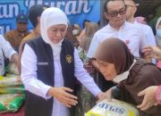 Khofifah Kunjungi Pasar Pangan Murah Ramadhan di Sidoarjo