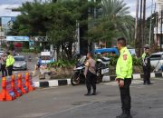 Kapolres Bogor Turun Langsung Bersama Anggota Urai Kemacetan Arus Lalu Lintas Di Gadog Puncak Kabupaten Bogor