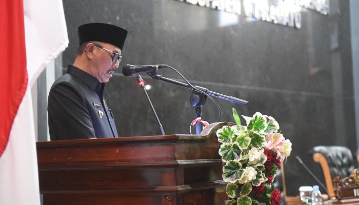 Wabup Syaefudin Sampaikan Jawaban Bupati Atas Pemandangan Umum Fraksi DPRD Terhadap 3 RAPERDA