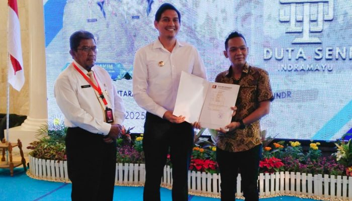 Bupati Indramayu Lucky Hakim Mendukung Program Duta Seni dan Pemberian SK Kepada Duta Seni Indramayu