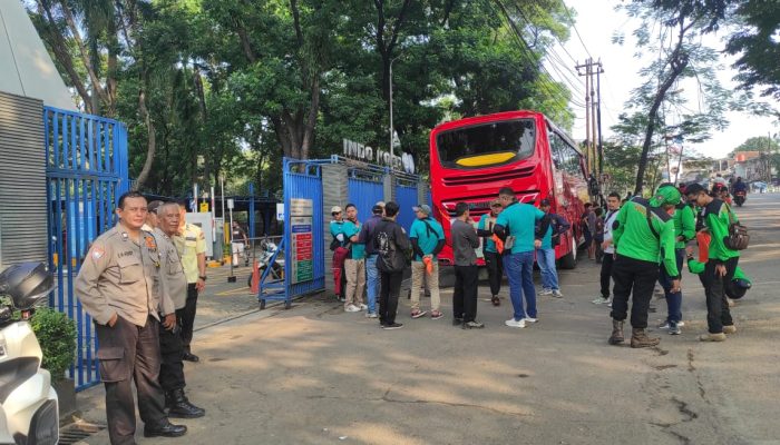 Polsek Citeureup Siap Amankan Keberangkatan Ratusan Buruh Peringati May Day ke Monas Jakarta