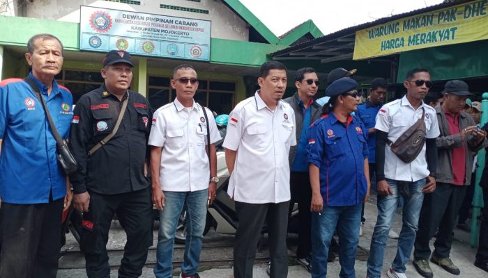 H Suwandy Berangkatkan Ribuan Buruh Yang Tergabung KSPSI Kabupaten Mojokerto