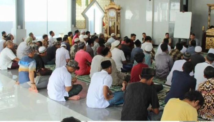 Rutan Kelas 1 Surabaya Berkomitmen Bina Kepribadian WBP Dalam Kajian Fiqih Dalam Rangka Pendekatan Spiritual