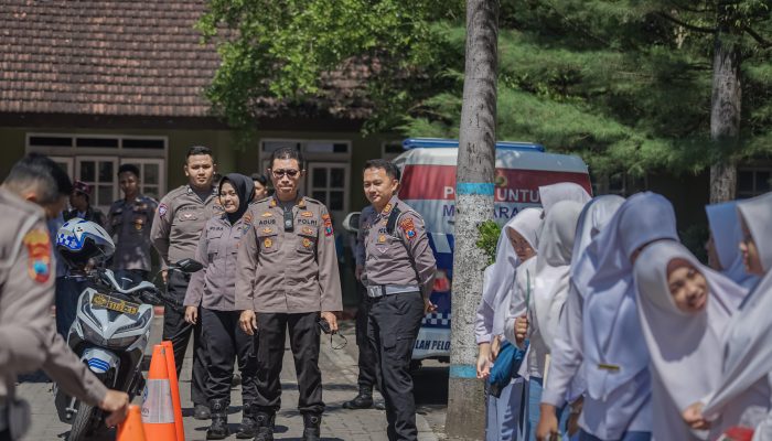 Polres Jember Gelar Coaching Clinic dalam Program Pondok Pesantren Road Safety, Sasar Siswa Sekolah dan Beri Himbauan Jelang Kelulusan
