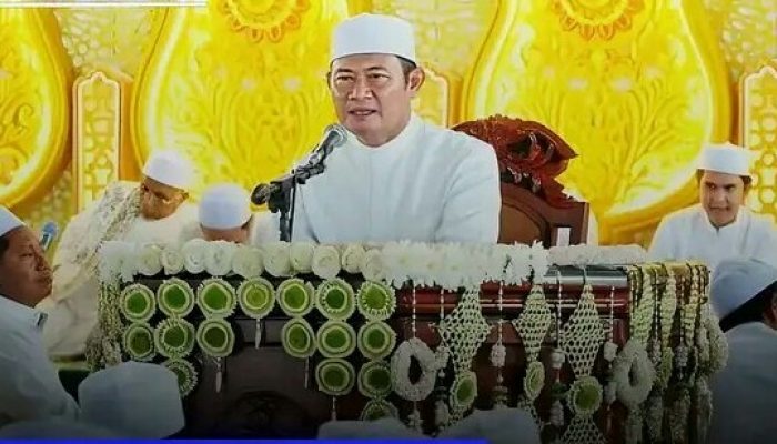 Rayakan Hari Jadi Lamongan bersama jamaah Dzikir AL Khidmah Bupati Lamongan DR H Yuhronur Efendi MBA MEK.
