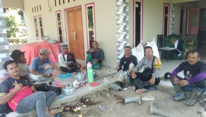 Bhabinkamtibmas Polsek Tanjungsari Sambang Warga Masyarakat Sampaikan Himbauan Kamtibmas