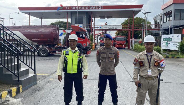 Personel Satpolairut Resta Banyuwangi Giat Patroli Serta Pemantauan Langsung Di Area Depo Pertamina Tanjungwangi