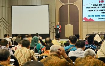Aries Agung Paewai, Kandidik Prov Jawa Timur saat memberikan paparan FGD MKKS SMK Negeri se Jatim. (suaraglobal.co.id)
