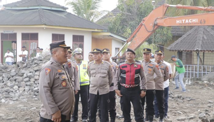 Eksekusi Pengosongan Lahan RM Simpang Tiga Perbaungan 115 Personel Polres Sergai untuk Pengamanan
