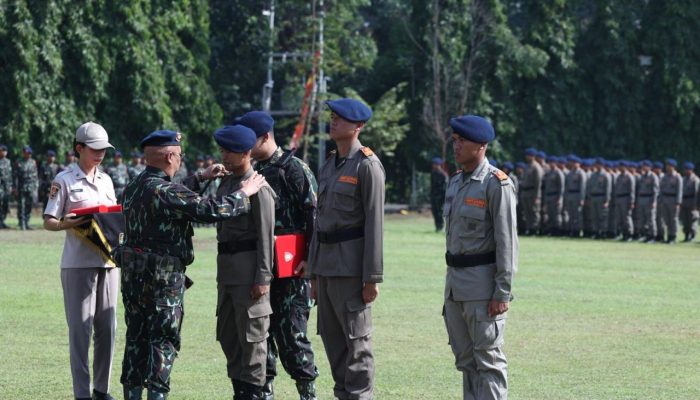 Kalemdiklat Polri Pimpin Penutupan Dikbangspes Dasar Brimob Mahasiswa STIK Angkatan 83 TA 2025 di Watukosek
