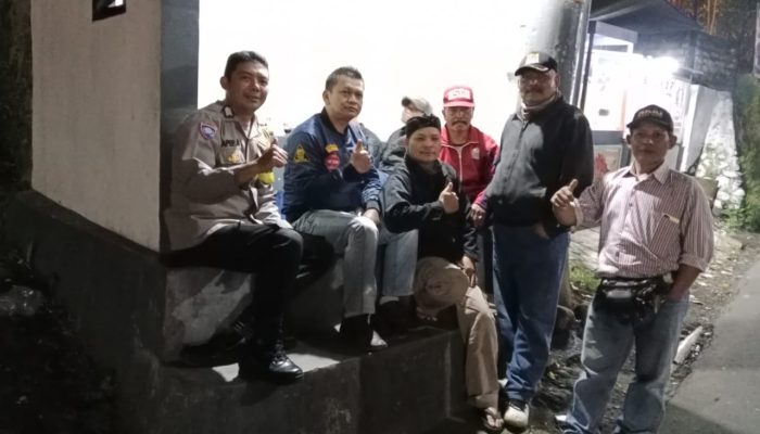 Bhabinkamtibmas Polsek CSR Polres Bogor kontrol Siskamling dan sampaikan pesan Kamtibmas GC