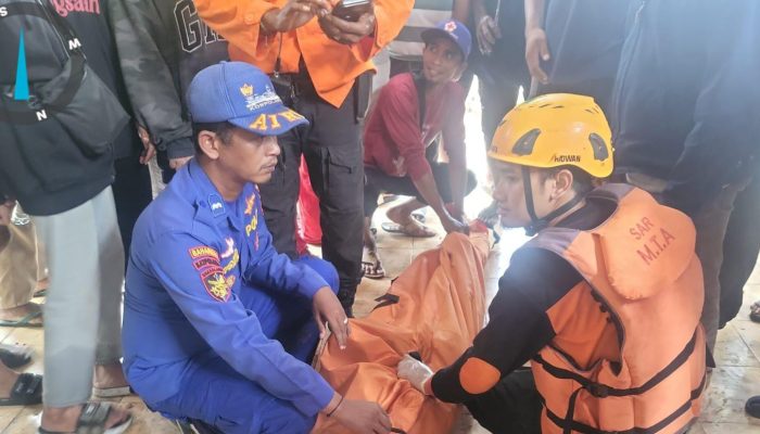 Pantai Lenggoksono Memakan Korban Seorang Pemancing Terseret Ombak