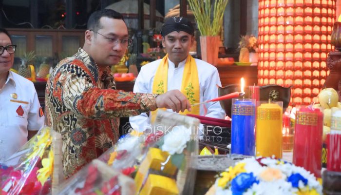 Waisak di Maha Vihara Majapahit Penuh Makna Wakil Bupati Ajak Perkuat Toleransi