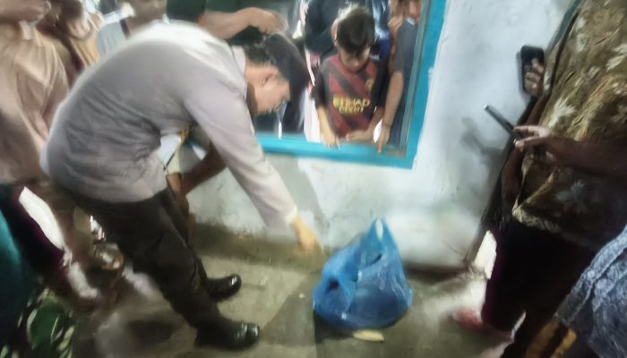 Warga Digegerkan Penemuan Jasad Bayi Dalam Toko Kosong di Malang