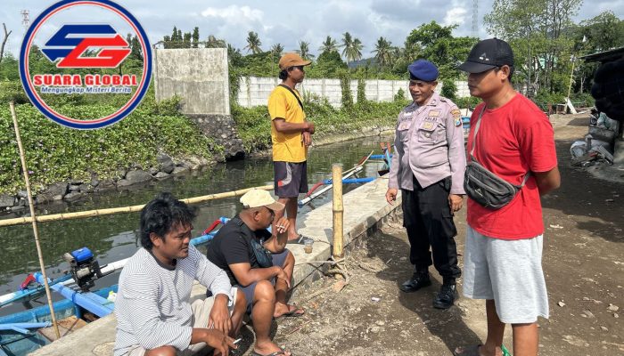 Aiptu I Gede Eka Menghimbau Kepada Masyarakat Ojekan Untuk Selalu Berhati Hati Dengan Perubahan Cuaca
