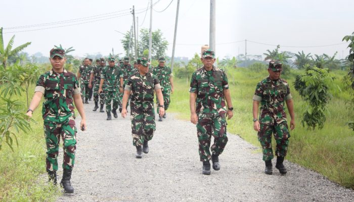 Danrem 051/Wkt Mendampingi Kasdam Jaya Meninjau Kesiapan Pembangunan Batalyon