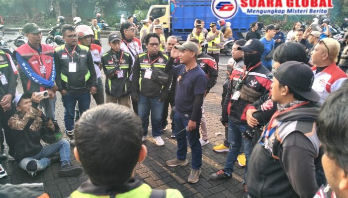 Ratusan Driver Online Malang Longmarch ke Surabaya Polres Malang Berikan Pengawalan