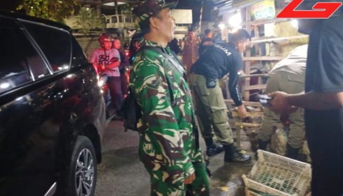 Camat Wonokromo bersama Satpol PP Kota Surabaya melakukan Penertiban PKL di Jl Ketintang Royal Plaza
