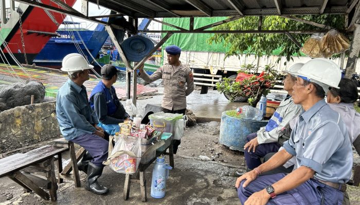 Aiptu I Gede Eka Bersama Jajarannya Giat Patroli Rutin Di Area Pelabuhan ASDP/LCM Ketapang Banyuwangi