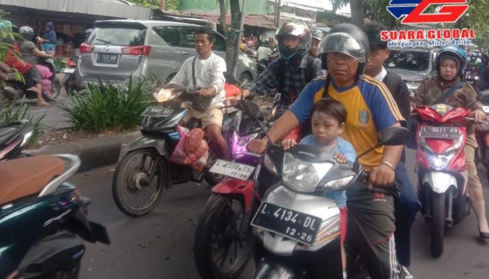 Kemacetan Dijalan Raya Menur Surabaya