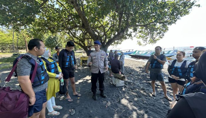 Aiptu I Gede Eka D Giat Patroli Serta Mengantisipasi Terjadinya Gangguan Kamtibmas Di Wilayah Wisata Green Watu Dodol