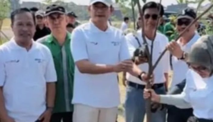 Perayaan May Day Kabupaten Lamongan Diwarnai Bakti Sosial Sebagai Wujud Kebersamaan