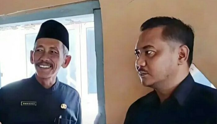 Di Momen Hardiknas Pengusaha Lamongan Bantu SDN Di Kembangbahu