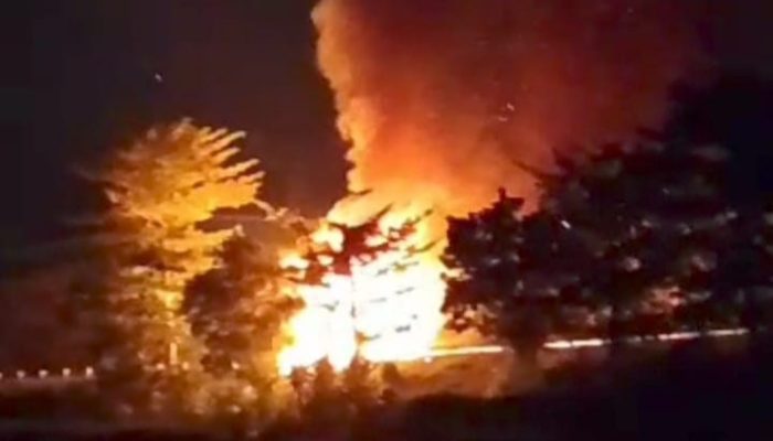 Truk TNI Terbakar Disertai Ledakan Pasuruan Menyala