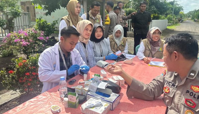 Mayur Kamtibmas Polresta Banyuwangi Edukasi Dengan Wayang Golek Serta Pemeriksaan Kesehatan Gratis