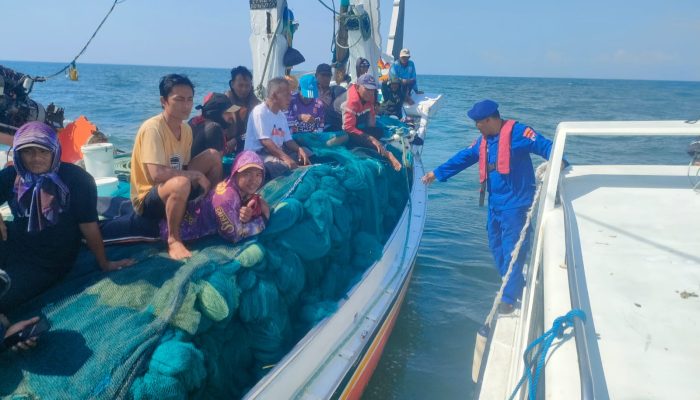 Tingkatkan Keamanan Satpolairud Polresta Banyuwangi Laksanakan patroli Gabungan