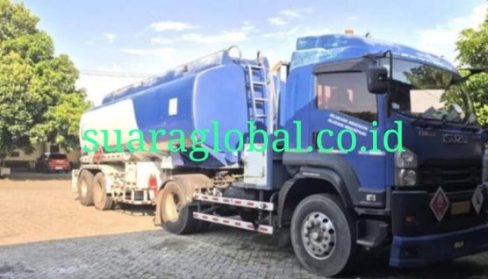 Truk Tangki Bermodus Transportir Industri Diduga Angkut BBM Subsidi di Probolinggo