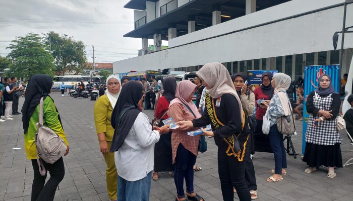 Momentum Bhayangkara ke-79 Polresta Banyuwangi Gelar Pelayanan Di Car Free Day