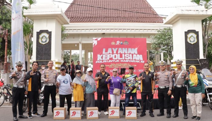 Polres Lamongan Gelar Bakti Layanan Kepolisian Peringati Hari Bhayangkara ke-79 di CFD Alun-Alun
