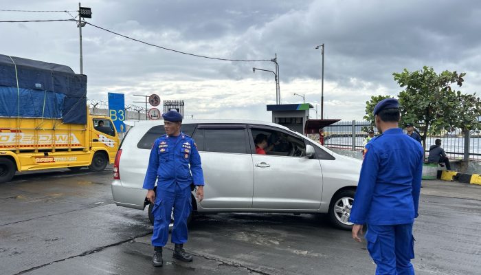 Sambangi Kawasan Dermaga ASDP Ketapang Banyuwangi Personel Satpolairud Lakukan Ini