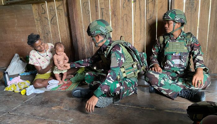 Dengarkan Aspirasi serta Masukan dari Warga Satgas Yonif 521/DY Laksanakan Binter di Kampung Muaranawa