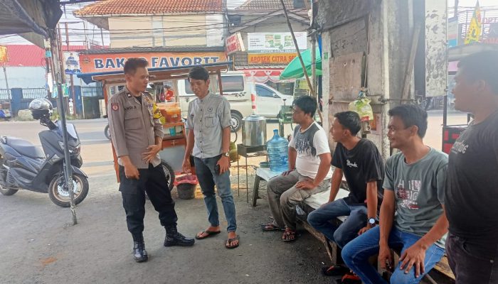 Bhabinkamtibmas Polsek Dramaga Giat Cooling Sistem Sambang Warga Beri Himbauan Jaga Kondusifitas Cegah Gangguan Kamtibmas