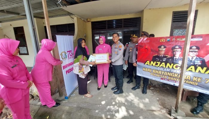 Hari Bhayangkara ke-79 Polresta Banyuwangi Gelar Anjangsana Kunjungi Purnawirawan Serta Keluarga Besar Polri