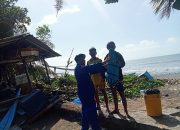 Bripka | Wayan Wedhana Giat Patroli Sosialisasi Serta Himbau Kepada Para Nelayan Untuk Selalu Perhatikan Cuaca Extrim