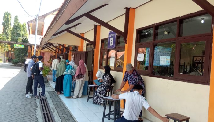Penerimaan Siswa Baru SMAN 1 Porong Diduga Jadi Ladang Bisnis