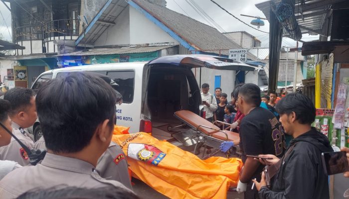 Gegerkan Warga Kotalama Adanya Orang Gantung Diri Dalam Rumah Dengan Seutas Tali