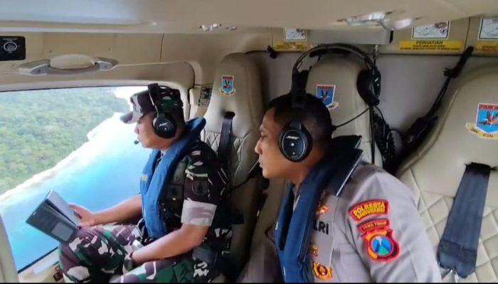 Kapolresta Banyuwangi Serta Danrem 083 Laksanakan Patroli Udara Di Selat Bali Dan Sisir Pantai