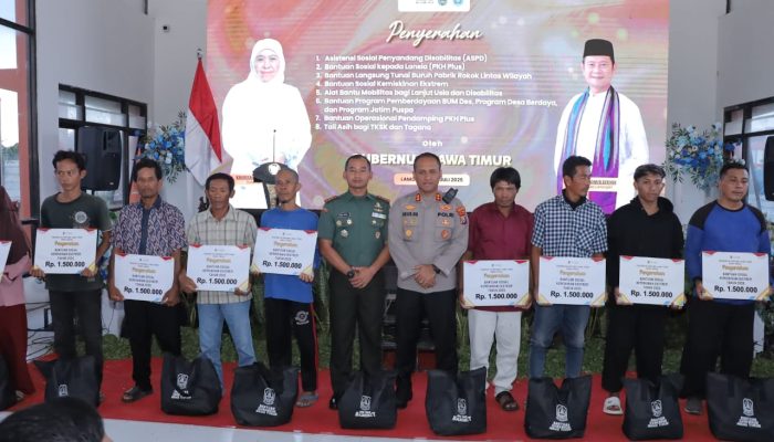 Kapolres Lamongan Hadiri Kegiatan SAPA BANSOS dan Penyerahan Bantuan Sosial oleh Gubernur Jatim di SMK Negeri Maritim Brondong