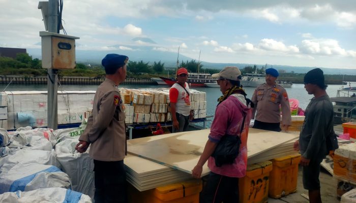 Cegah Masuknya Barang Ilegal Di Pelabuhan Marina Boom Personel Satpolairud Resta Banyuwangi Lakukan Ini