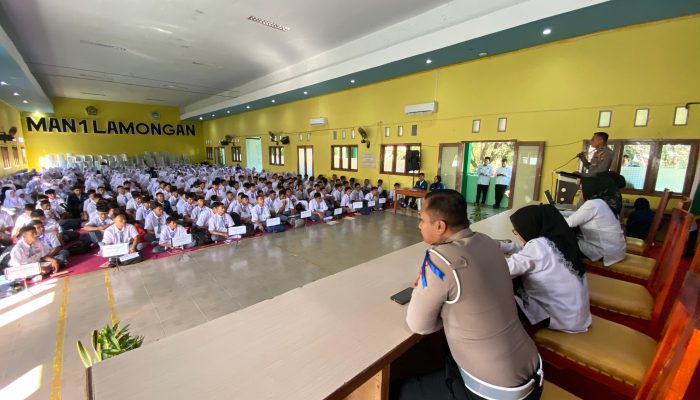 Satgas Preemtif Ops Patuh Semeru 2025 Sosialisasikan Tertib Lalu Lintas ke 450 Siswa Baru MAN Lamongan