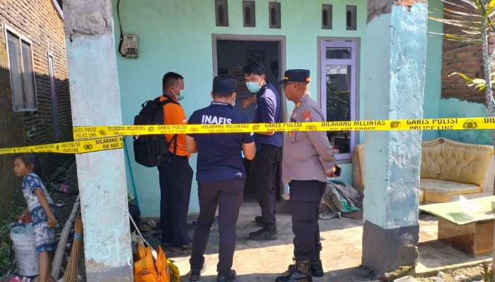 Seorang Perempuan Ditemukan Tewas Bersimbah Darah serta Susminya Diduga Bunuh Diri