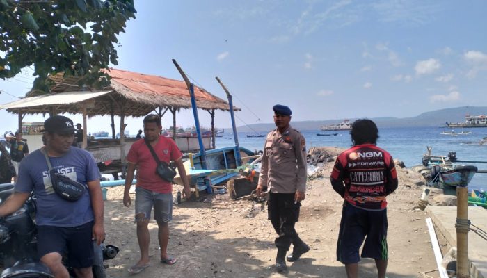 Bripka I Nyoman Suma Bersama Jajarannya Lakukan Patroli Serta Sambang Dialogis Dikawasan Pesisir Pantai Meneng