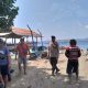 Bripka I Nyoman Suma Bersama Jajarannya Lakukan Patroli Serta Sambang Dialogis Dikawasan Pesisir Pantai Meneng